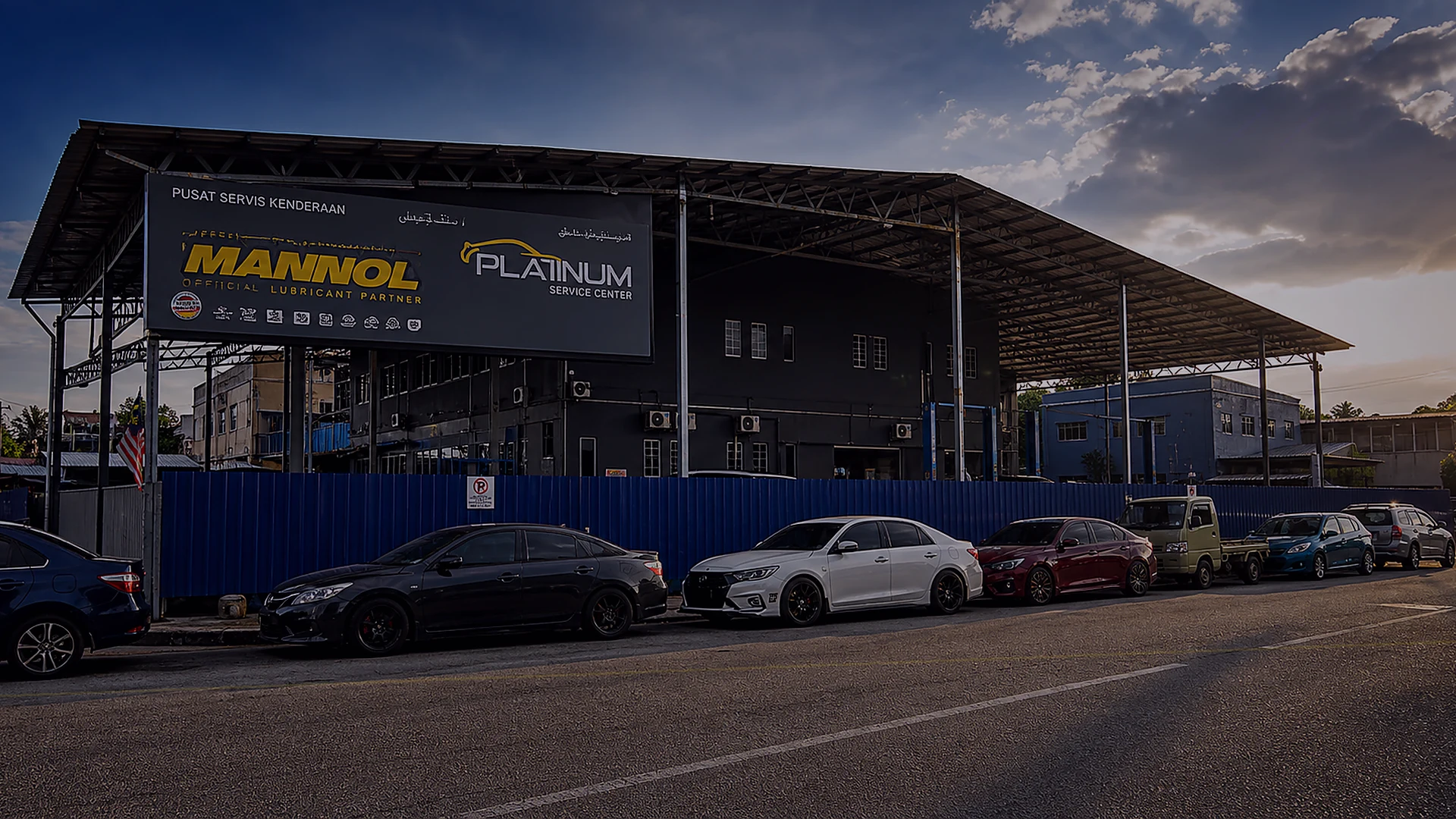 Platinum Service Center Kuantan main outlet exterior