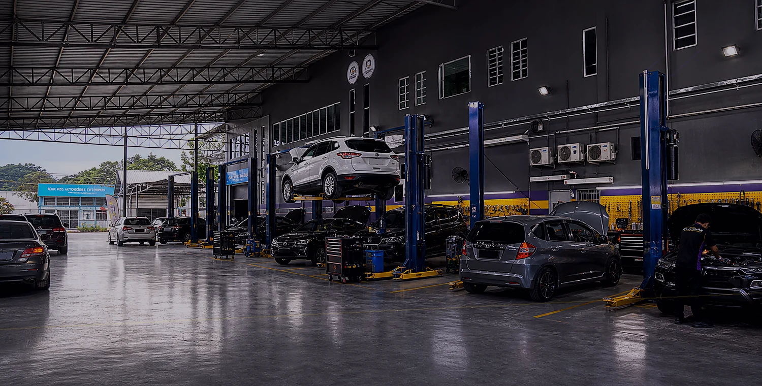 Platinum Service Center main outlet service bay